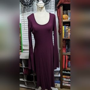 Forever 21 plus sized bell plum sleeve dress